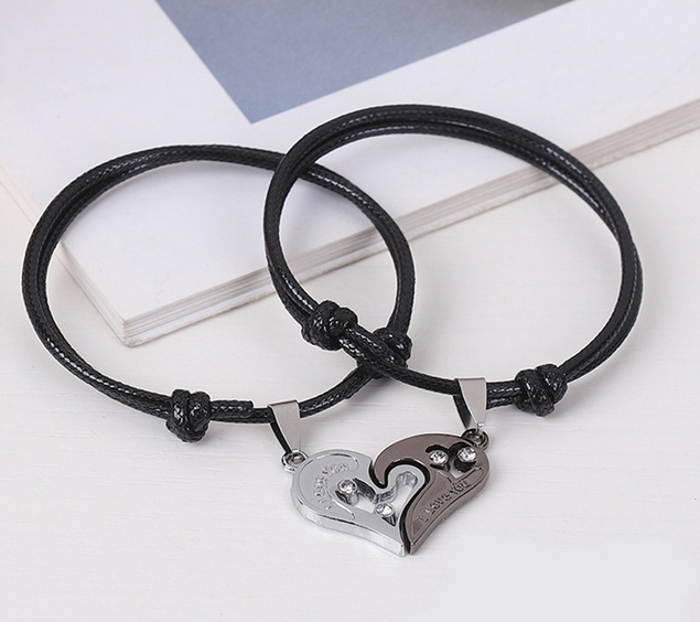 Комплект браслетов Сердце