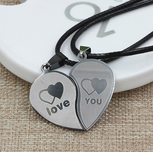 Комплект кулонов Люблю