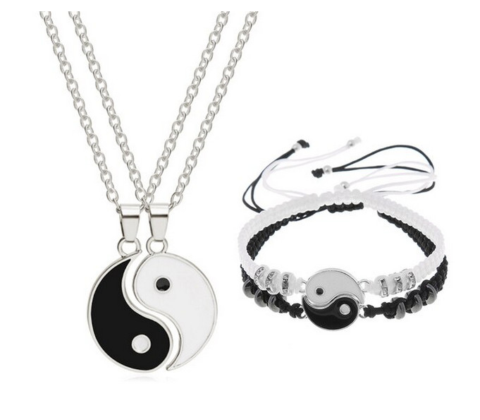 Комплект кулонов и браслетов