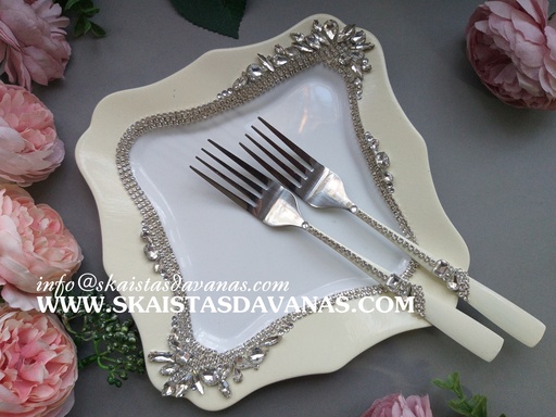 Тарелка и вилки для торта