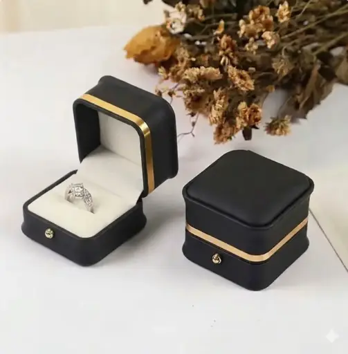 [BOX51] Коробочка для колец Признание